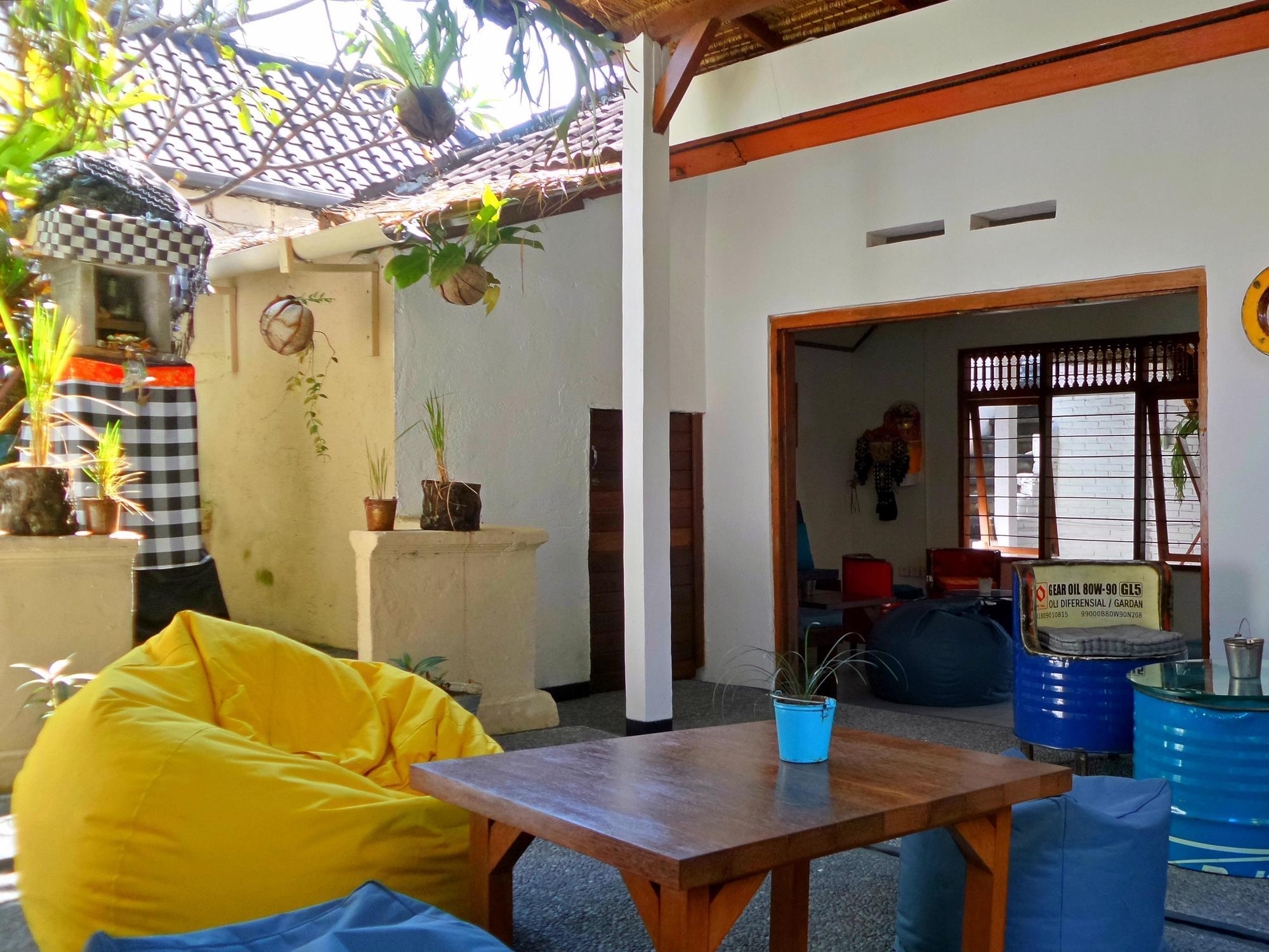 Friendly House Bali Hostel Ubud  Exterior photo