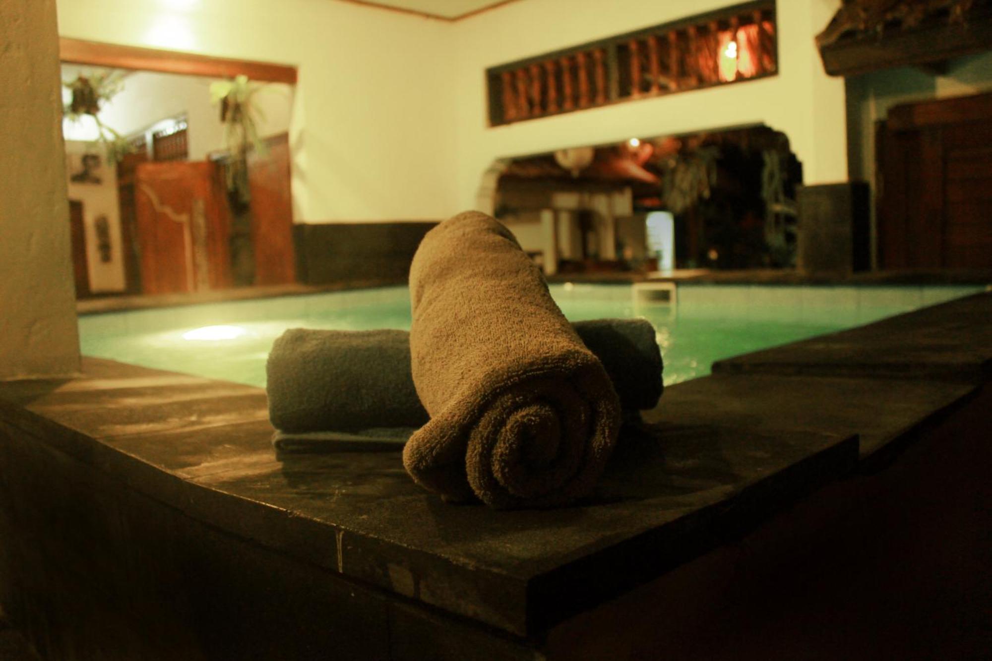 Friendly House Bali Hostel Ubud  Exterior photo