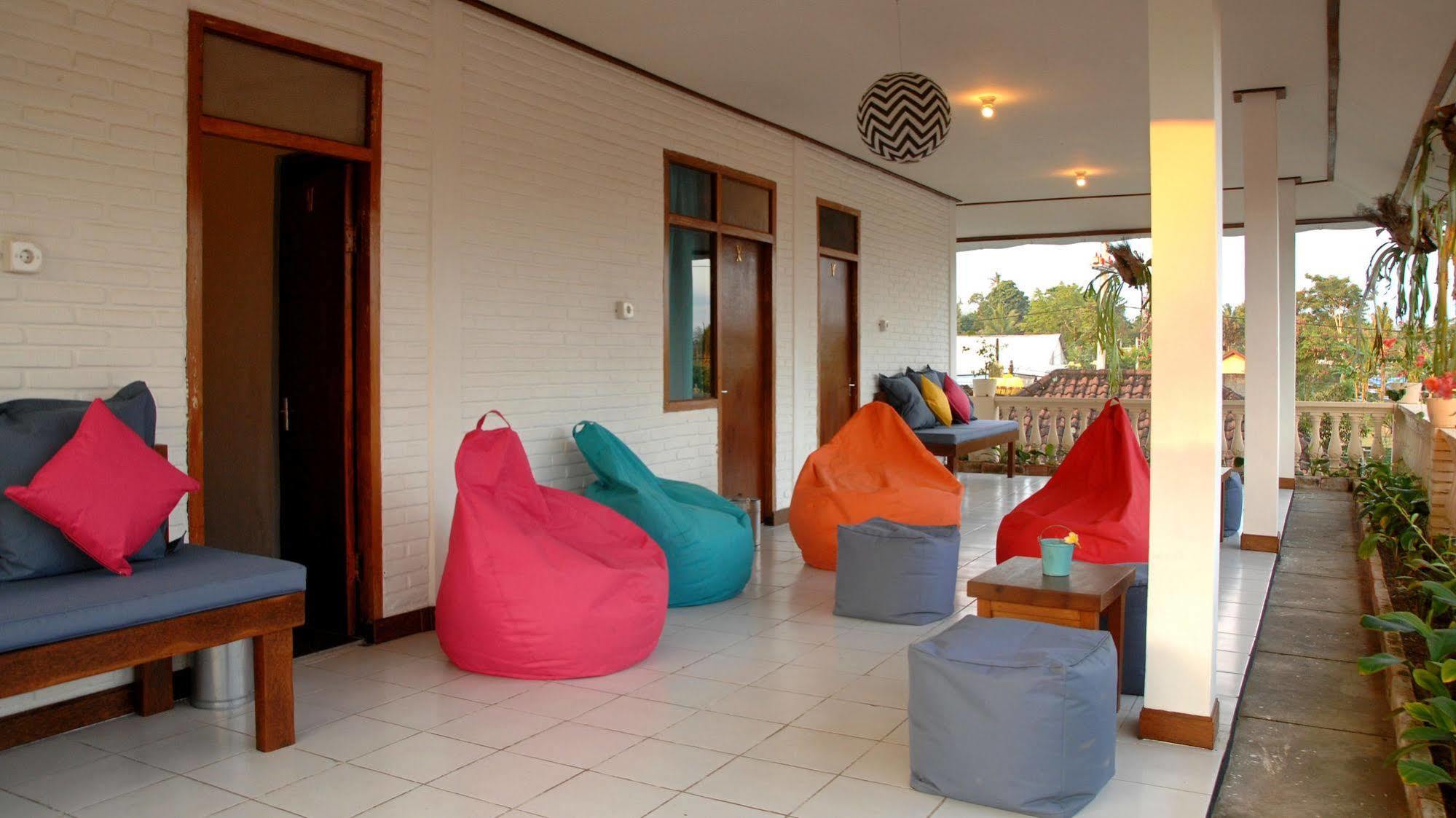 Friendly House Bali Hostel Ubud  Exterior photo