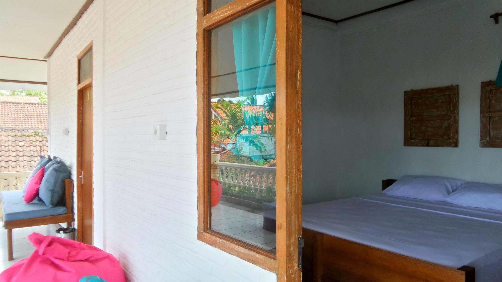 Friendly House Bali Hostel Ubud  Exterior photo