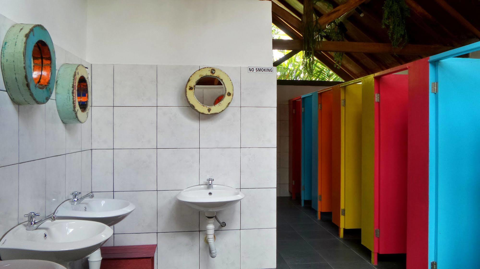 Friendly House Bali Hostel Ubud  Exterior photo