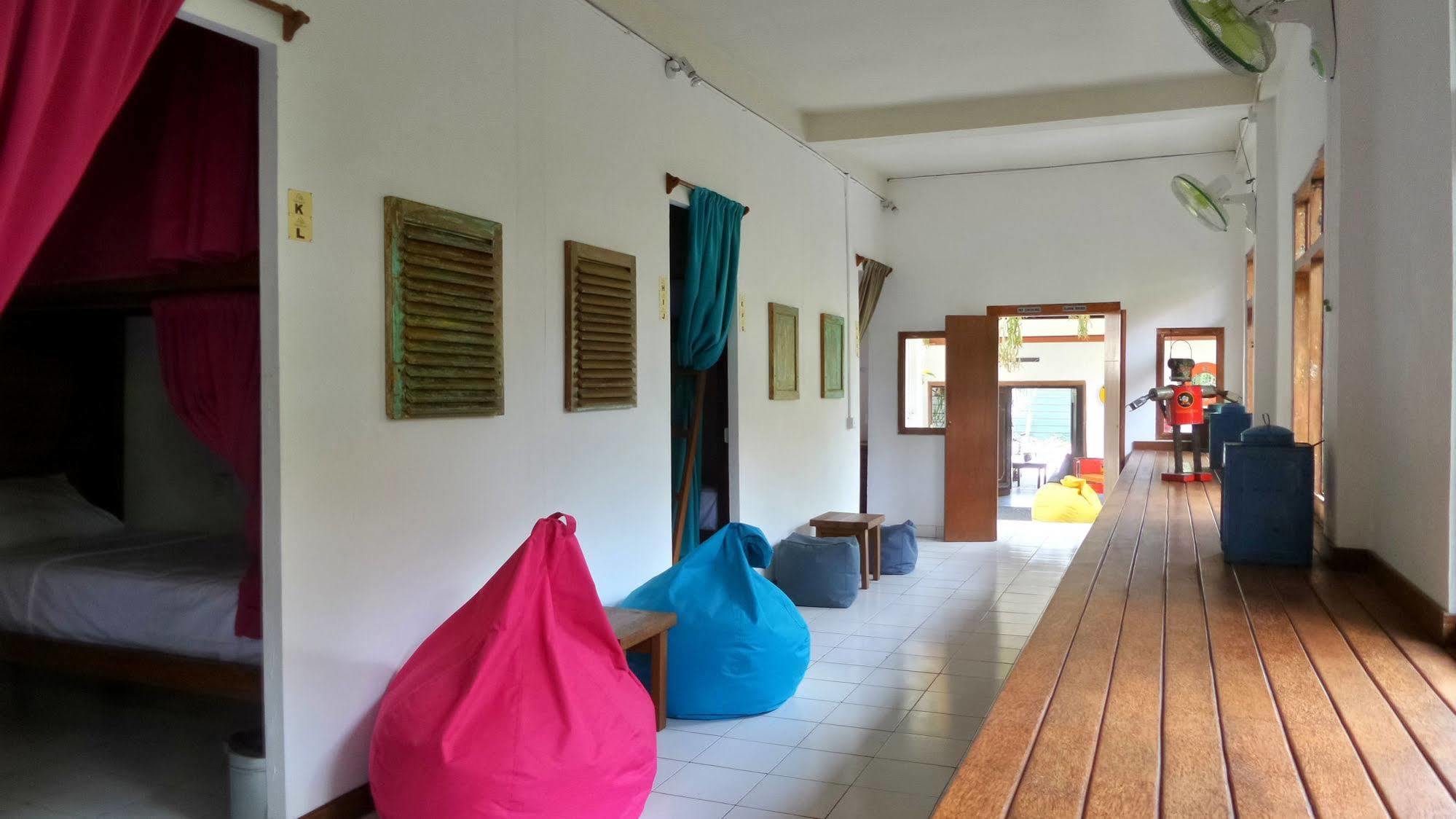 Friendly House Bali Hostel Ubud  Exterior photo
